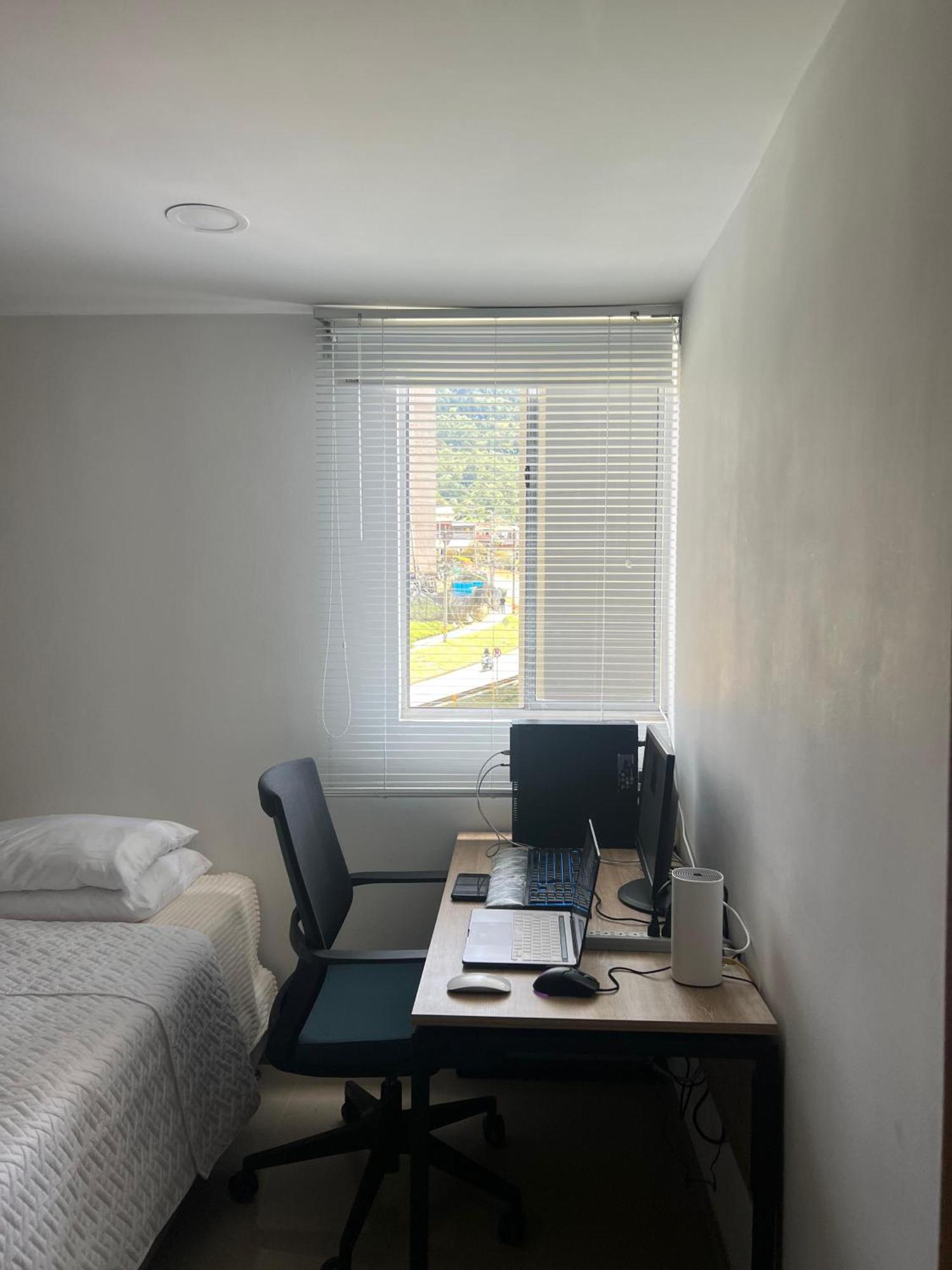 Homestay Habitacion En Apartamento Robledo-medellin